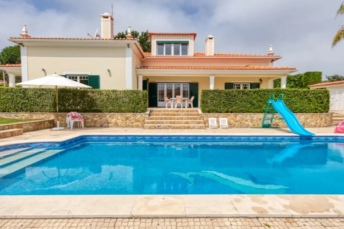 Вилла с португальской архитектурой в Вау, Обидуш