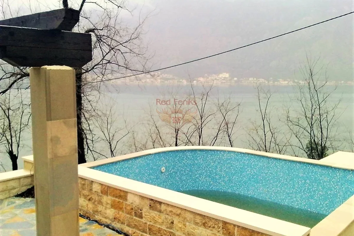 Villa mit Schwimmbad in Montenegro