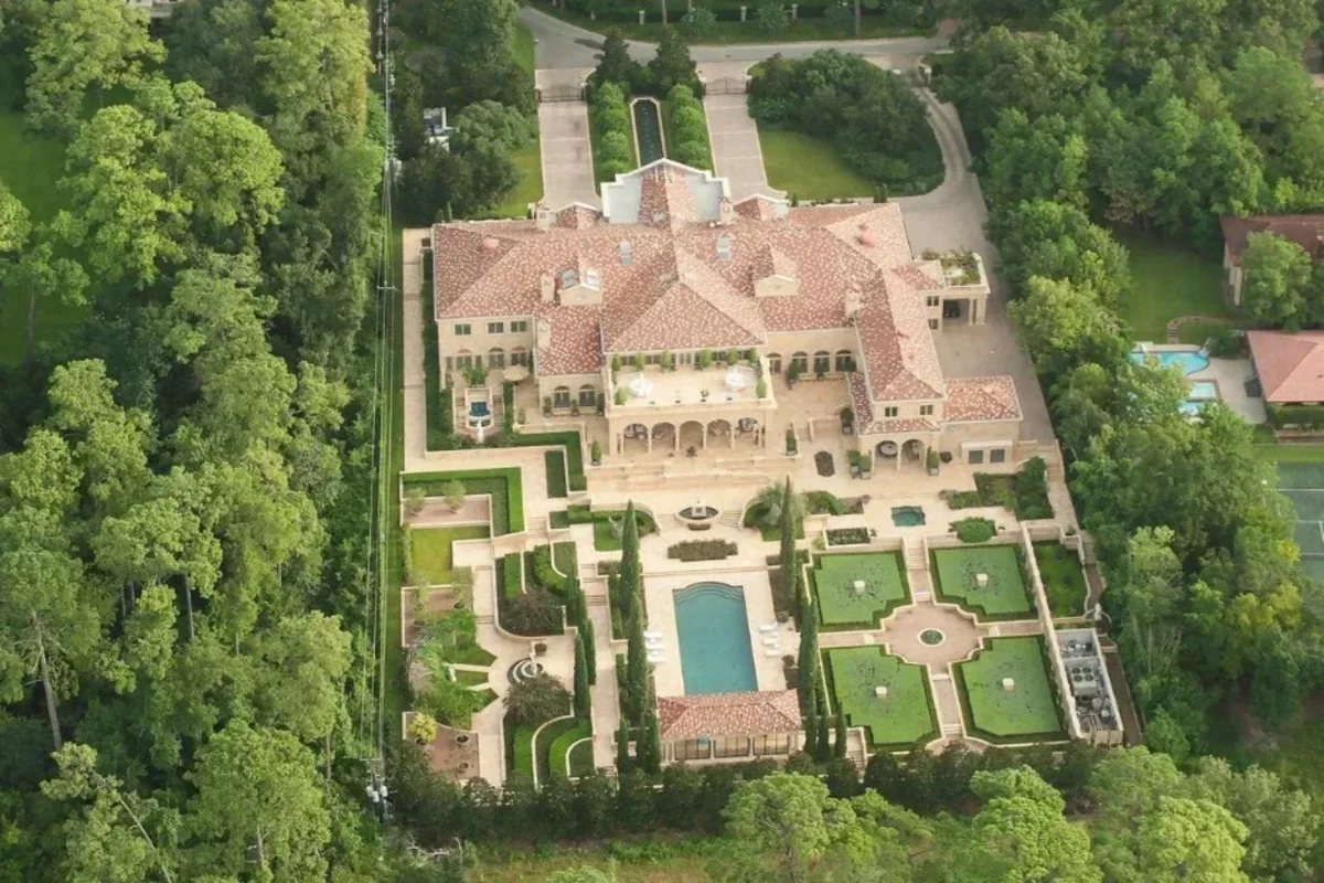 An aerial view of a posh mansion in Texas