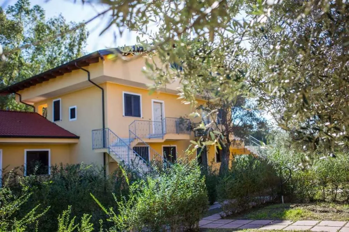 maison de ville avec jardin dans un village de vacances