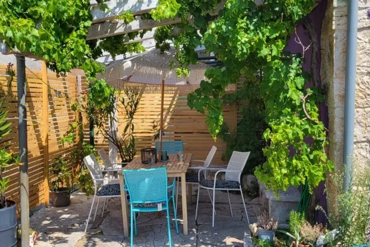 Отреставрированный каменный коттедж в Светвинченате