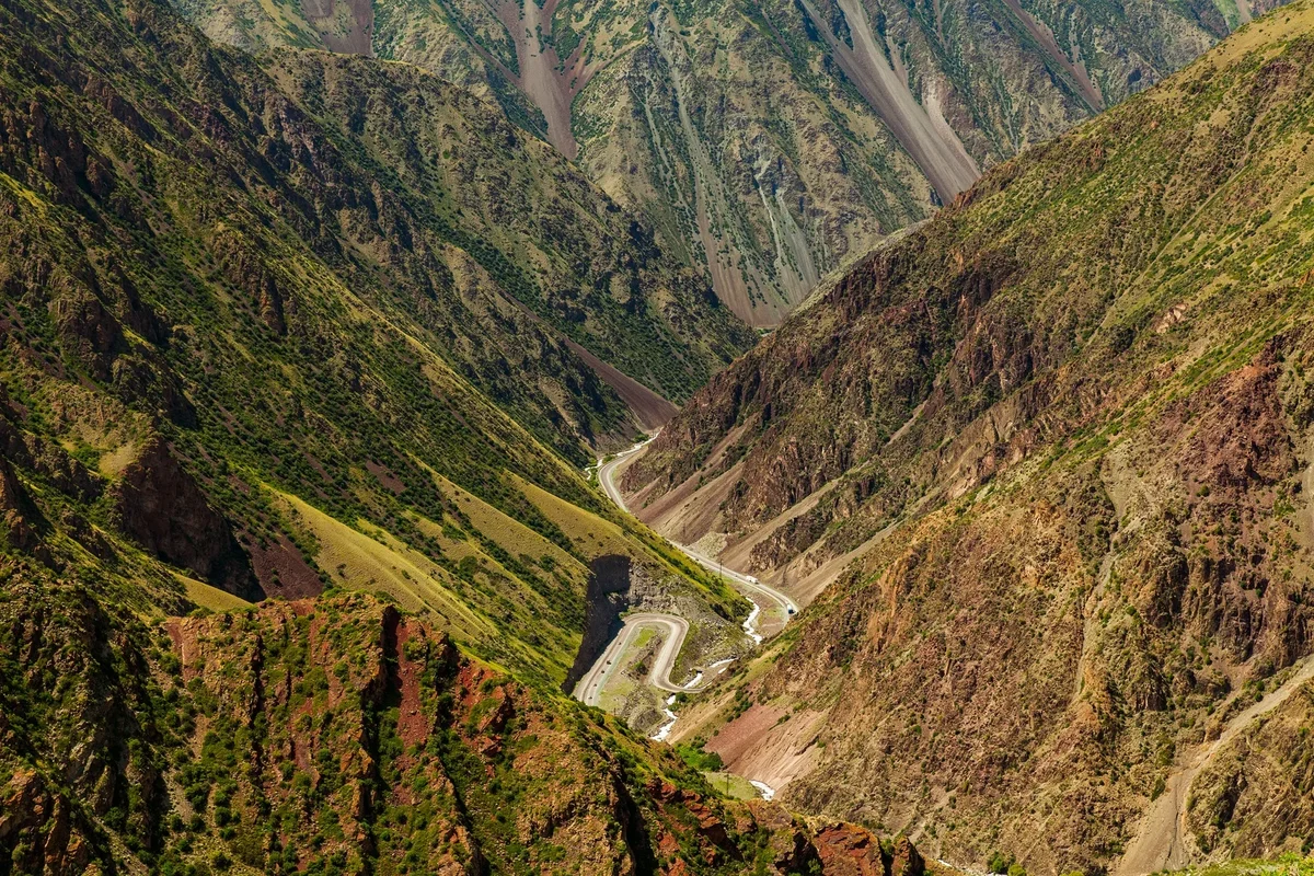 горная дорога в&nbsp;Кыргызстане