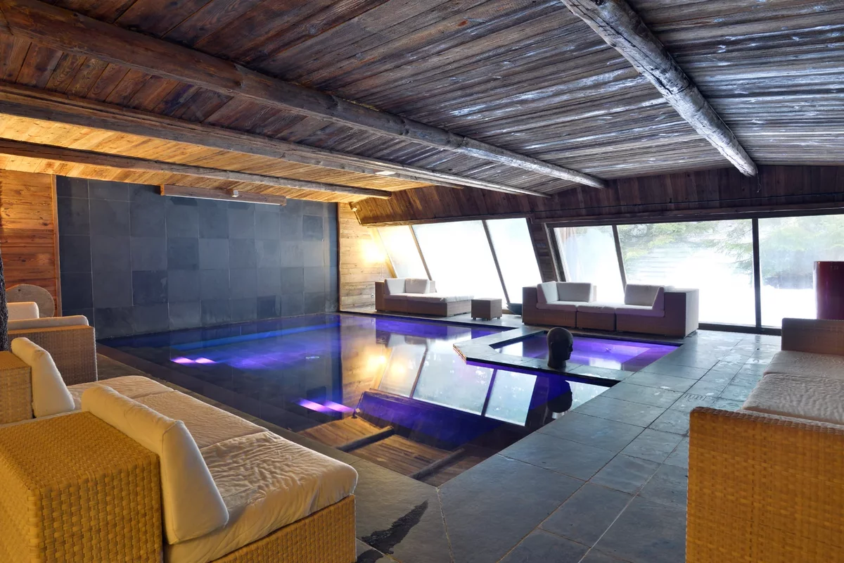 Sofas for relaxing by the pool in a house in France