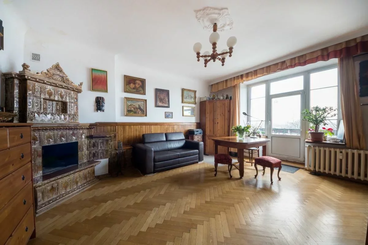Wood trim in the living room of an apartment in Poland