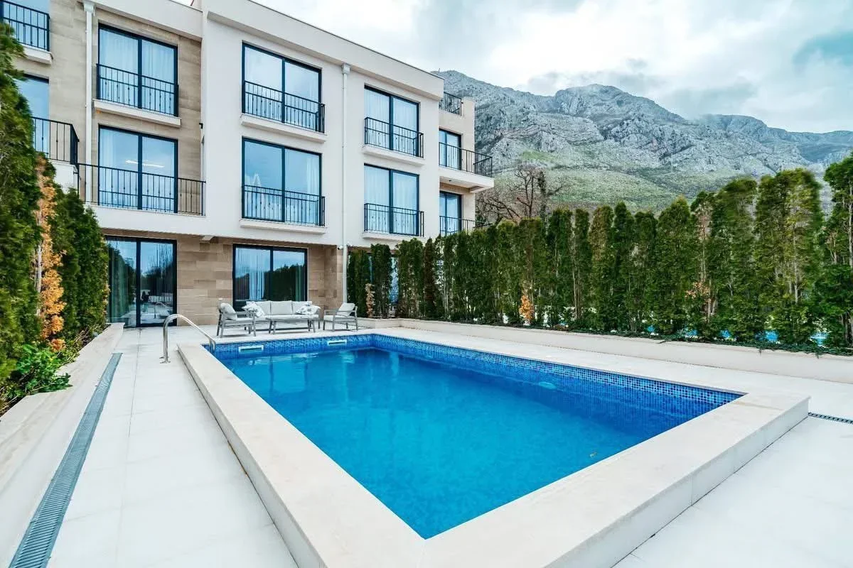 <meta charset="utf-8" />Таунхаус с бассейном в Близикуче