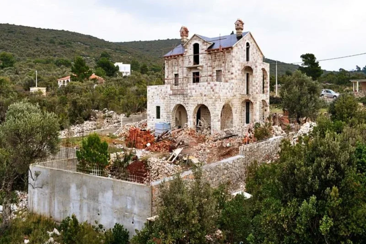 Каменный дом с видом на море в Луштице, Черногория