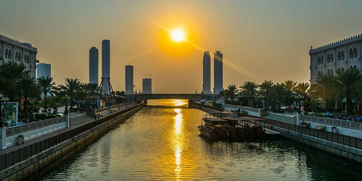 Мечеть и Голубой базар, Шарджа, Объединенные Арабские Эмираты