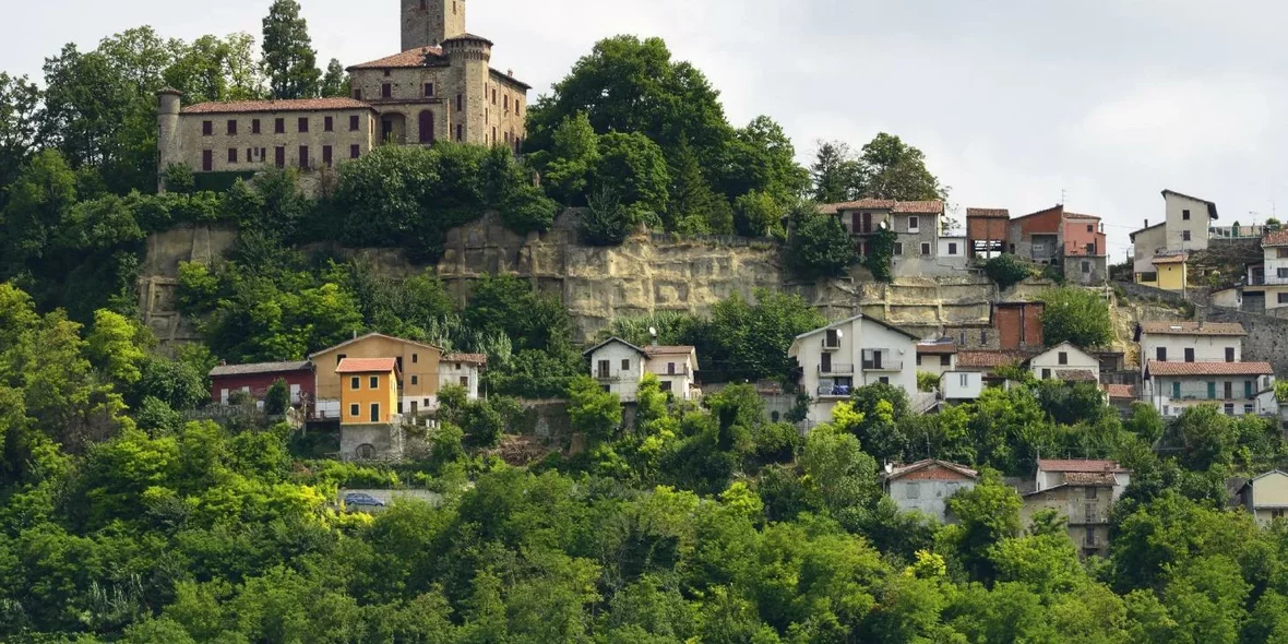 В двух итальянских деревушках продаются готовые к заселению дома стоимостью от 10 тысяч евро 2021