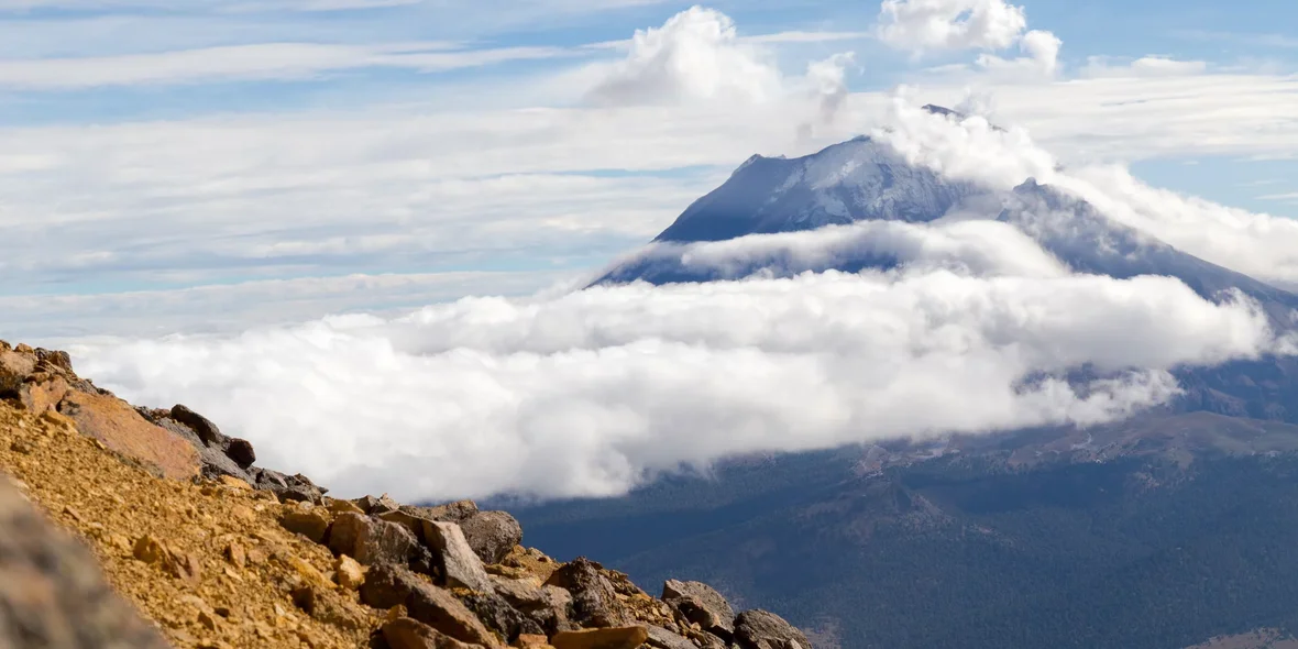 Close-up of Istaccihuatl and Popocatepetl volcanoes in Mexico