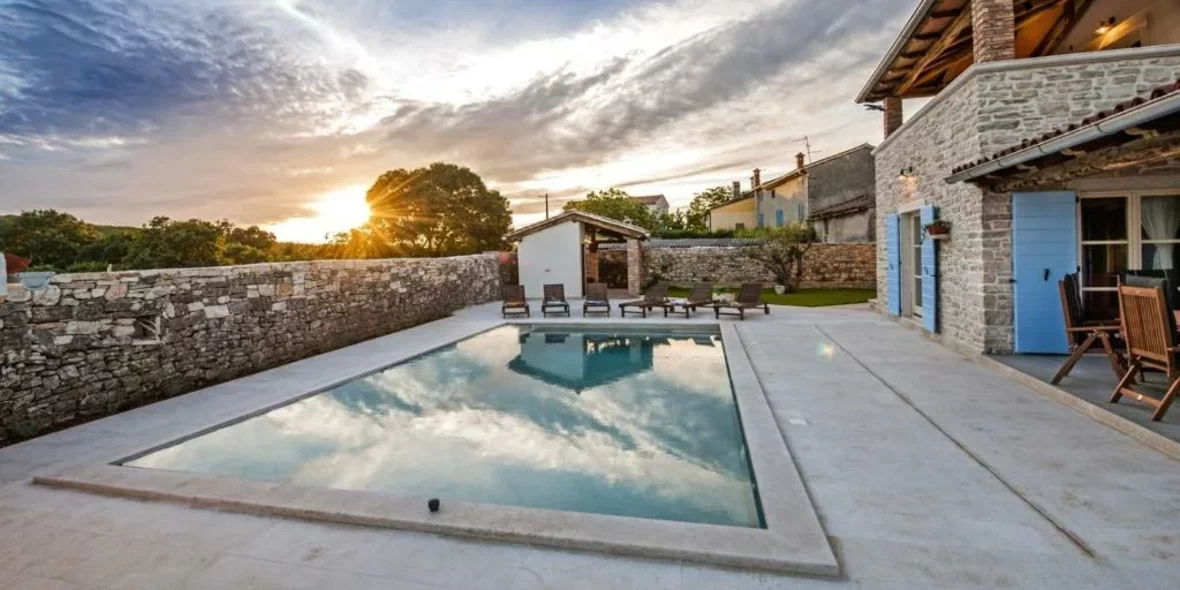 Medieval charm and hand-crafted landscape: three enchanting stone villas for sale in Croatia 2022