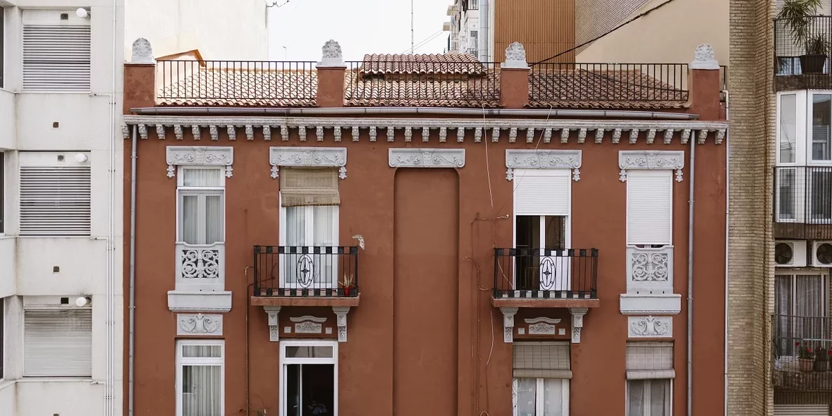“I've been getting my apartment back for almost three years.” How squatters are occupying houses in Spain: a lawyer's commentary and the real story