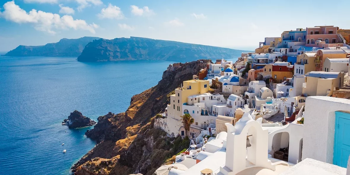 Власти Греции объявили об открытии границ для туристов на особых условиях 2020