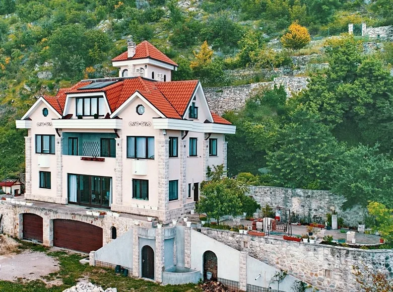 Haus 7 zimmer 392 m² Celobrdo, Montenegro