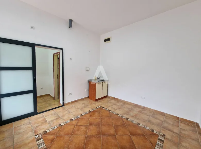 Office 1 bedroom 24 m² in Budva, Montenegro