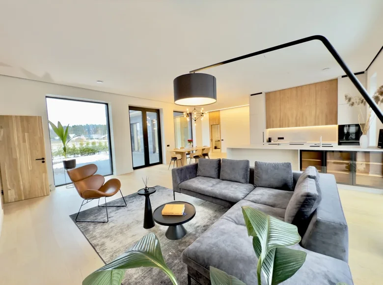 villa de 5 chambres 300 m² Dzilnuciems, Lettonie