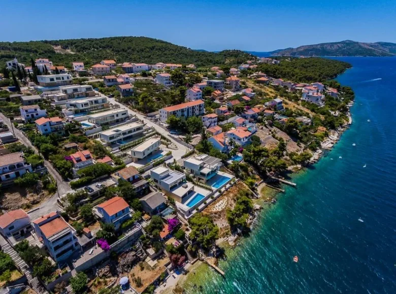 5 bedroom villa 322 m² Grad Trogir, Croatia