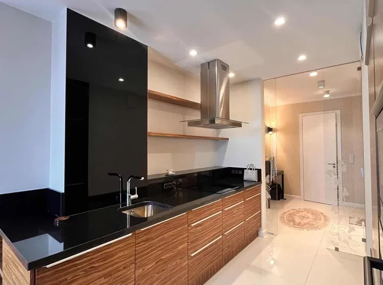 Wohnung 3 zimmer 100 m² in Warschau, Polen