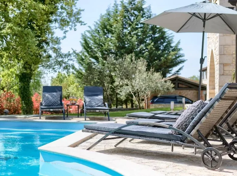 3 bedroom villa 280 m² Grad Porec, Croatia