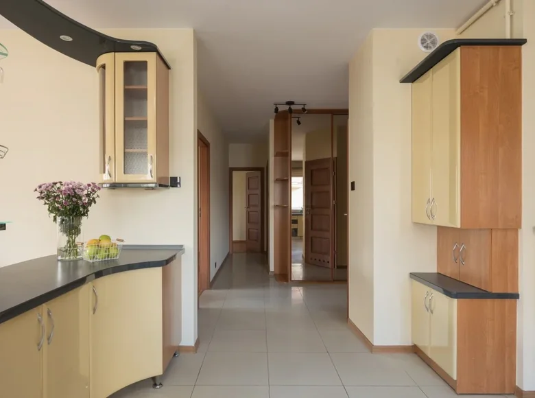 2 bedroom apartment 78 m² Warsaw, Poland