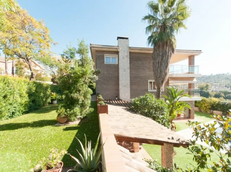 4 bedroom Villa 284 m² Sant Just Desvern, Spain