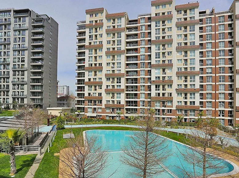 2 bedroom apartment 105 m² Esenyurt, Turkey