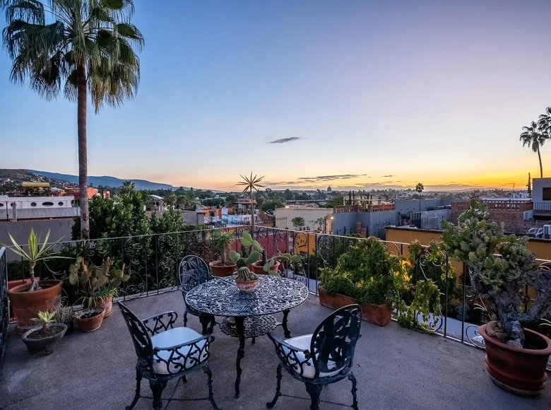 Dom 3 pokoi 5 414 m² San Miguel de Allende, Meksyk