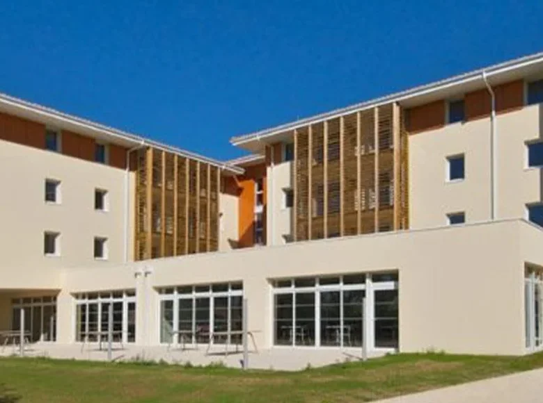 Studio apartment 1 bedroom 43 m² Niort, France