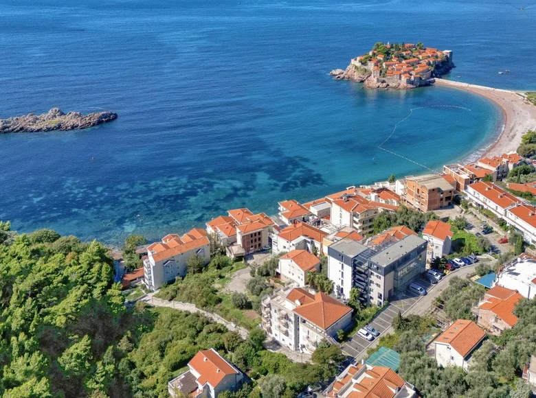 3 bedroom apartment 146 m² Sveti Stefan, Montenegro