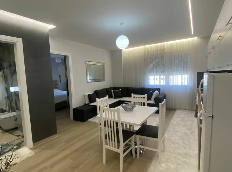 Mieszkanie 2 pokoi 67 m² Bashkia Durres, Albania