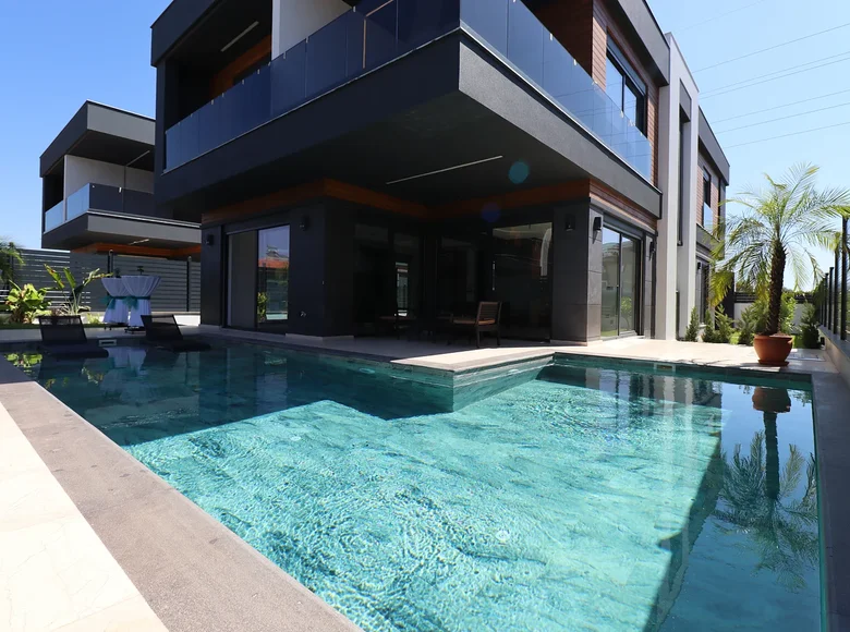 4 bedroom Villa 320 m² Dosemealti, Turkey