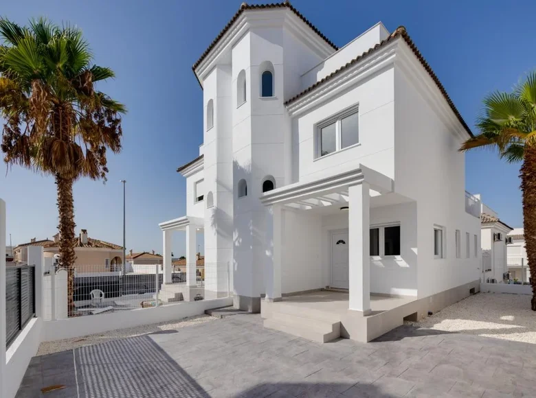 Villa de tres dormitorios 109 m² San Fulgencio, Španjolska