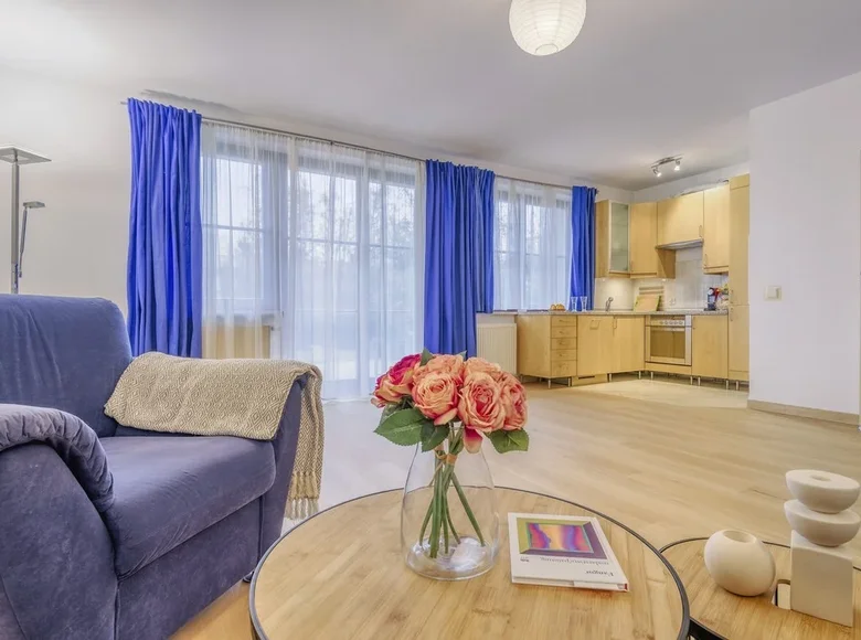 Квартира 2 комнаты 79 м² Варшава, Польша