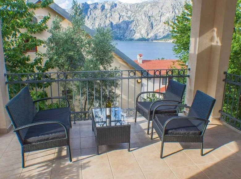 Maison 3 chambres 123 m² Prcanj, Monténégro