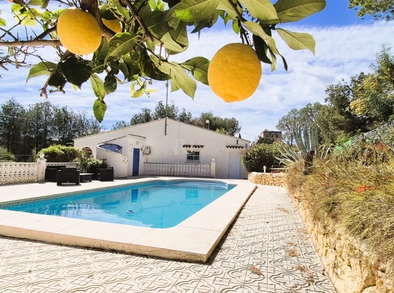 3-Schlafzimmer-Villa 278 m² lAlfas del Pi, Spanien