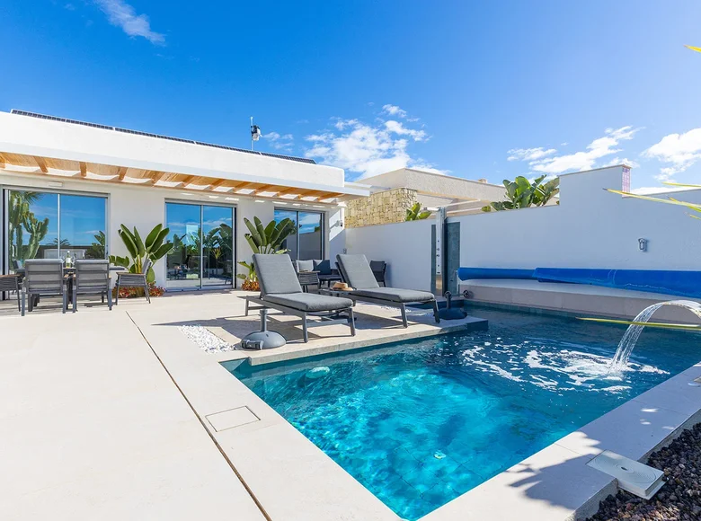 3-Schlafzimmer-Villa 114 m² Los Montesinos, Spanien