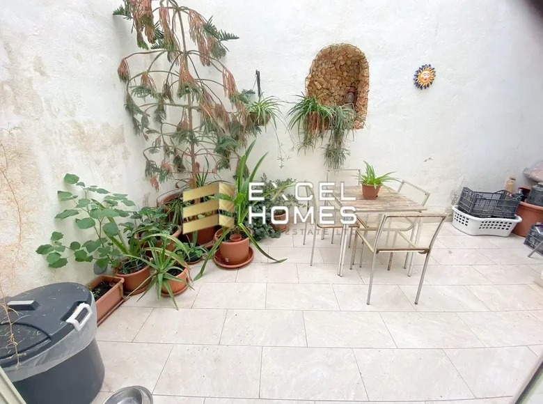 Townhouse 4 bedrooms  Luqa, Malta