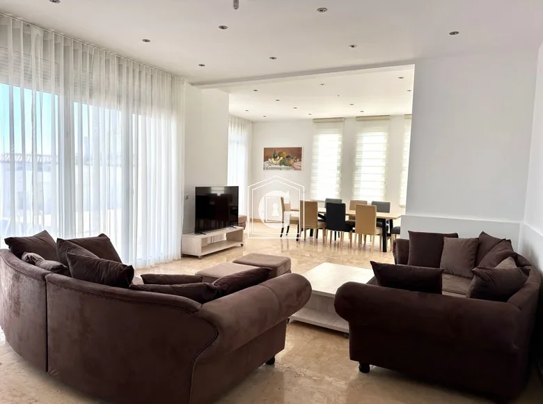 Casa 5 habitaciones 470 m² Krimovice, Montenegro