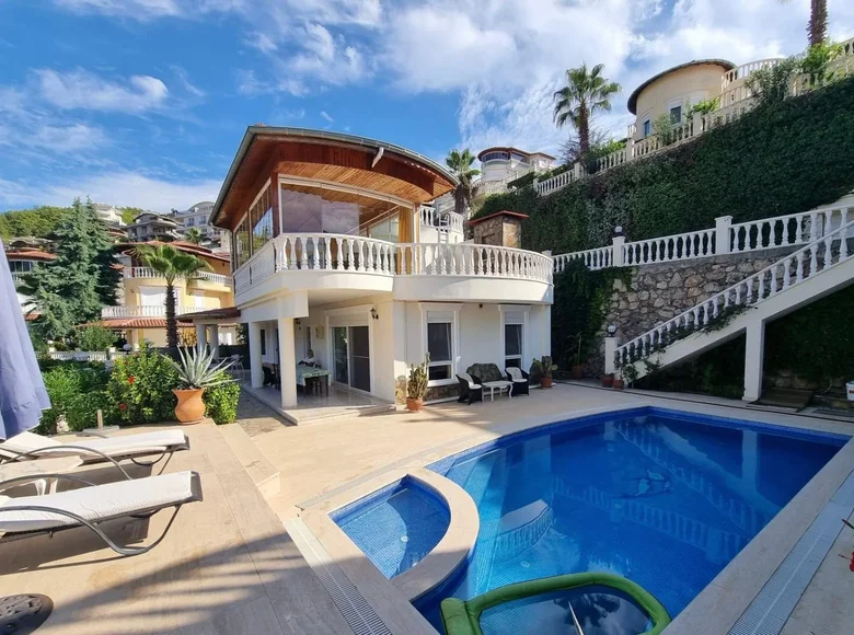 villa de 5 dormitorios 200 m² Kargicak, Turquía