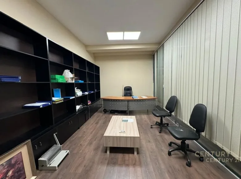 Коммерческое помещение 1 комната 45 м² в Тиране, Албания
