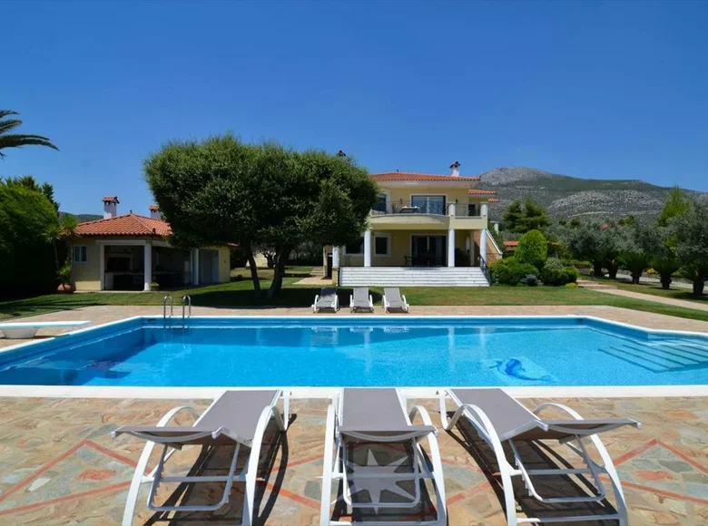 Villa 8 chambres 440 m² Eretria Municipality, Grèce