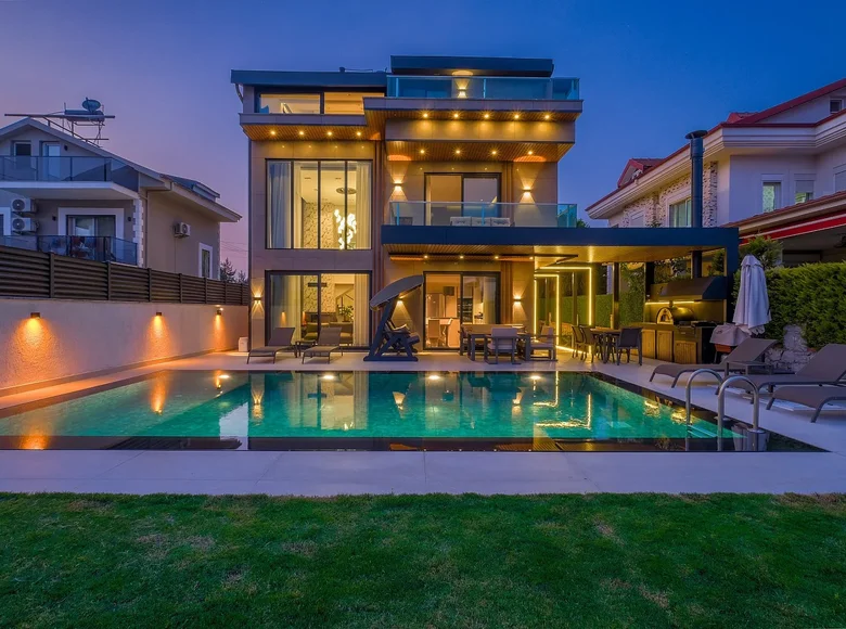 6 bedroom villa 360 m² Fethiye, Turkey