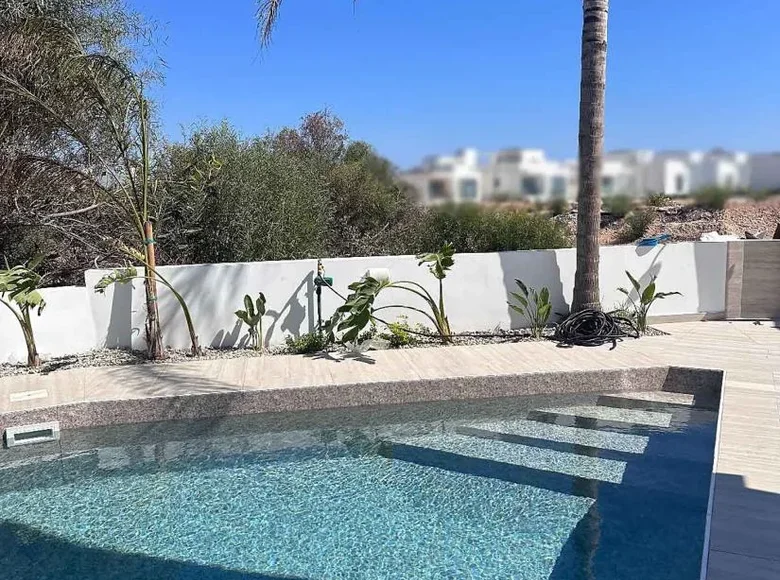 5 bedroom house 107 m² Paralimni, Cyprus