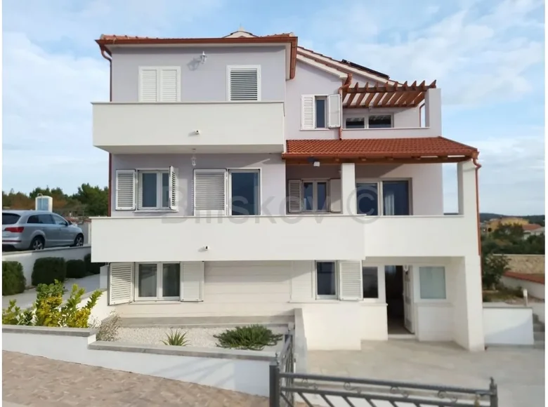 9 room house 260 m² Opcina Primosten, Croatia