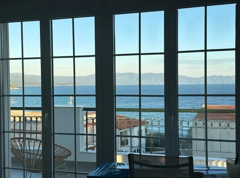 Hotel 530 m² in Nea Roda, Greece