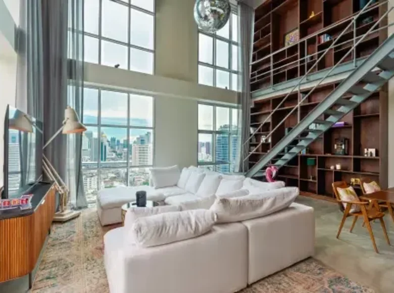 Condo 4 bedrooms 301 m² Bangkok, Thailand