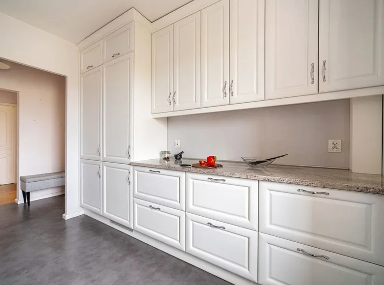 3 room apartment 82 m² Warsaw, Poland