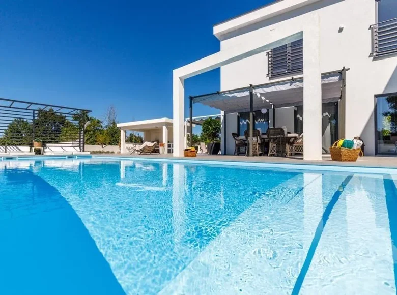4 bedroom Villa 250 m² Grad Rovinj, Croatia