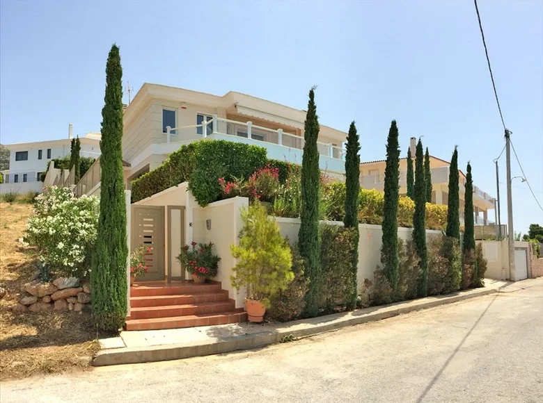 Villa de tres dormitorios 330 m² Municipality of Saronikos, Grecia