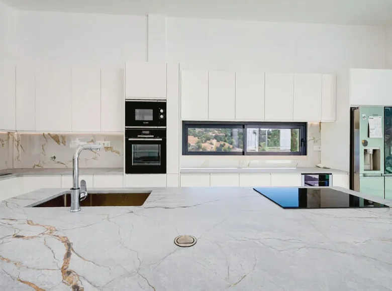 4 bedroom house 300 m² Loule, Portugal