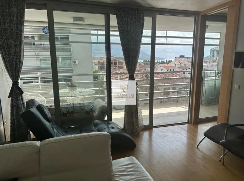 2 bedroom apartment 85 m² Budva, Montenegro